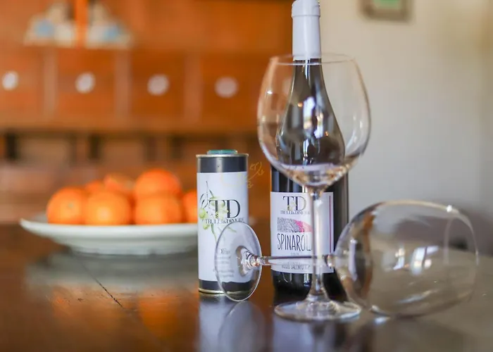 Td Trulli Albapetra Pool & Olive Trees *