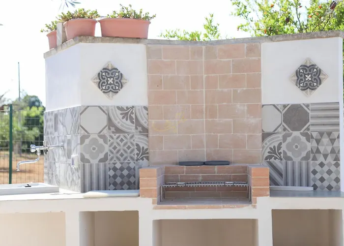 Td Trulli Albapetra Pool & Olive Trees *